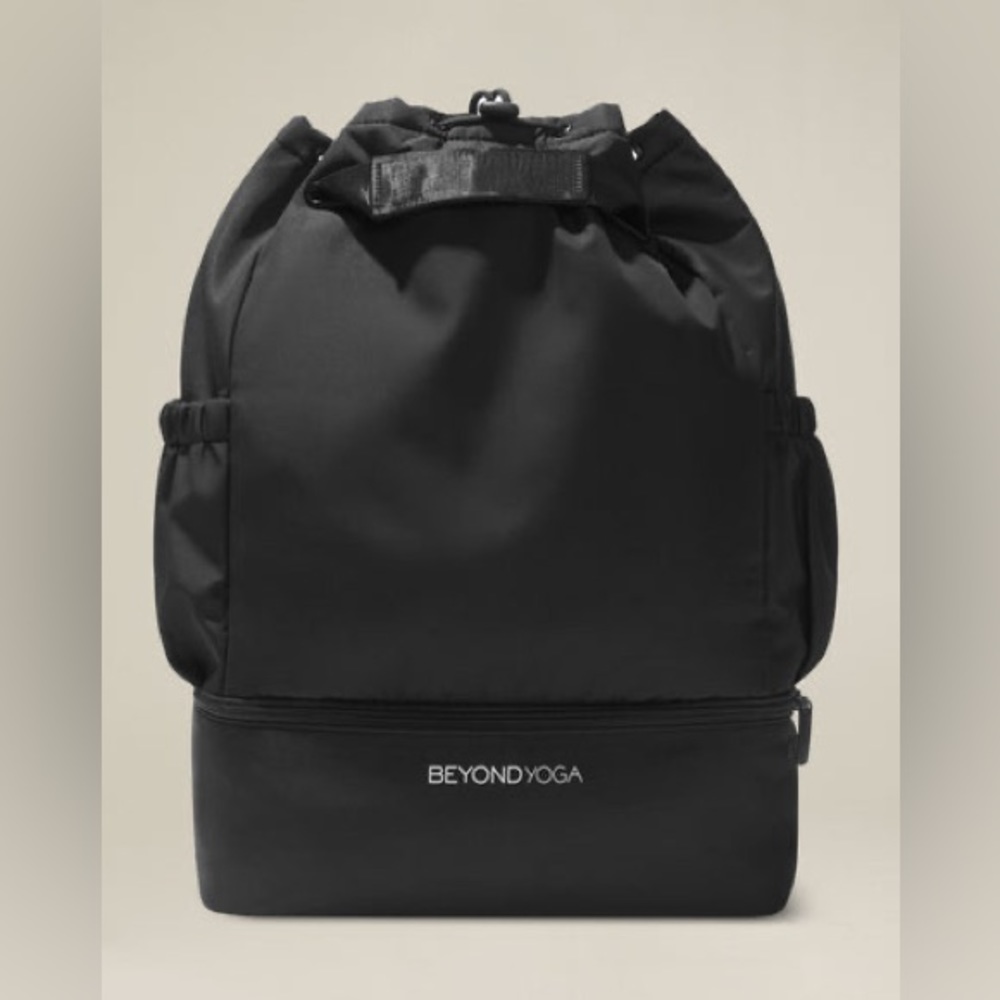 BEYOND YOGA Convertible Gym Bag